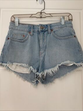 H&M Light Blue Frayed Hem Denim Shorts - Women